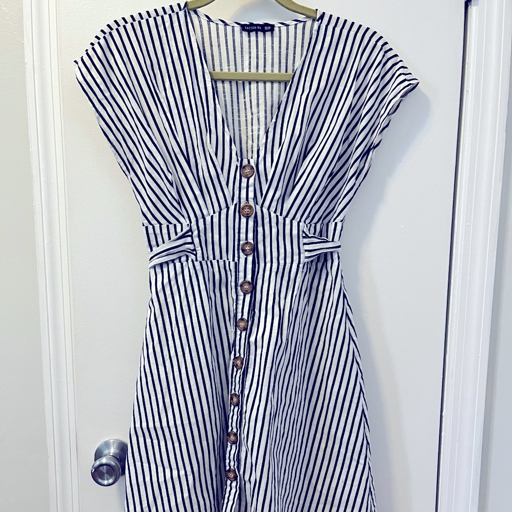 NWOT Sleeveless White Striped Cotton On Buttoned Shift Dress